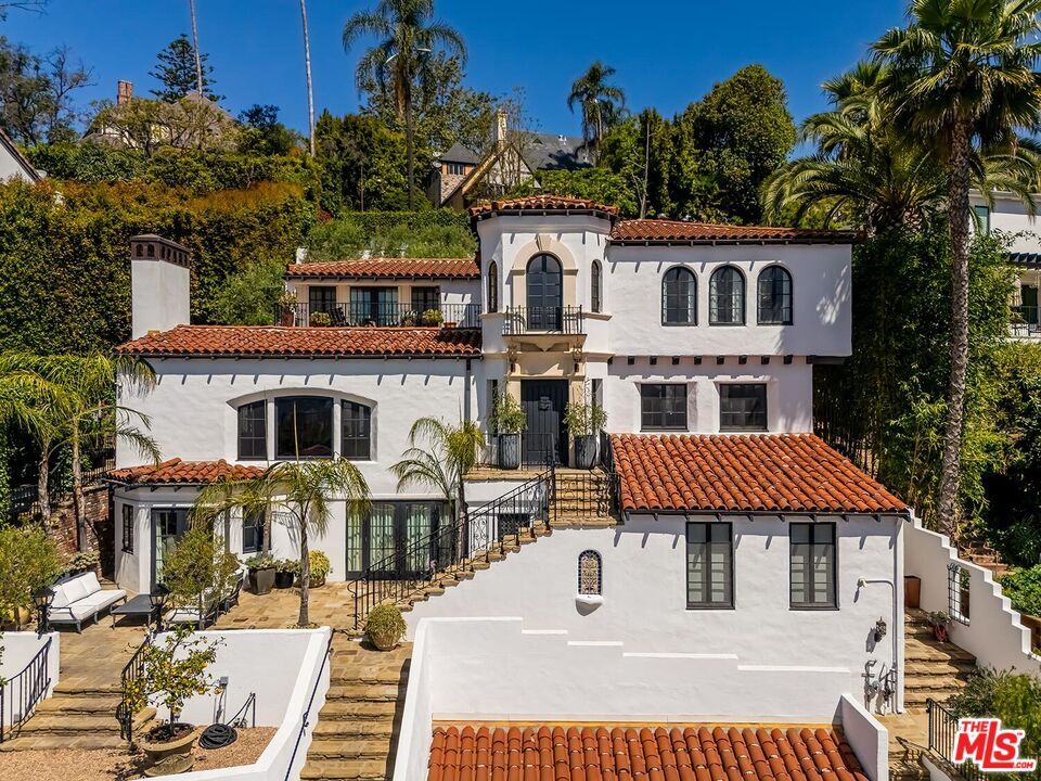 Exterior, Facade, Spanish Mediterranean