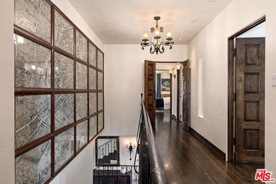 Chandelier, Interior, Wood Texture Flooring