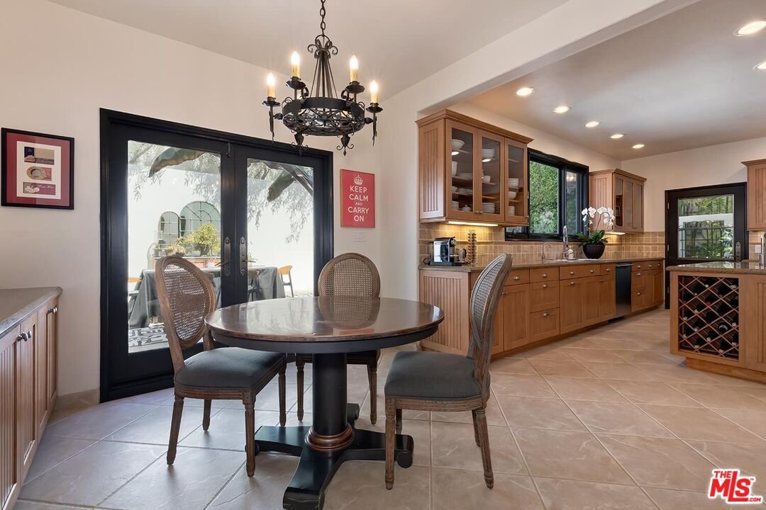 Chandelier, Dining room, Interior, Kitchen, Recessed Lighting