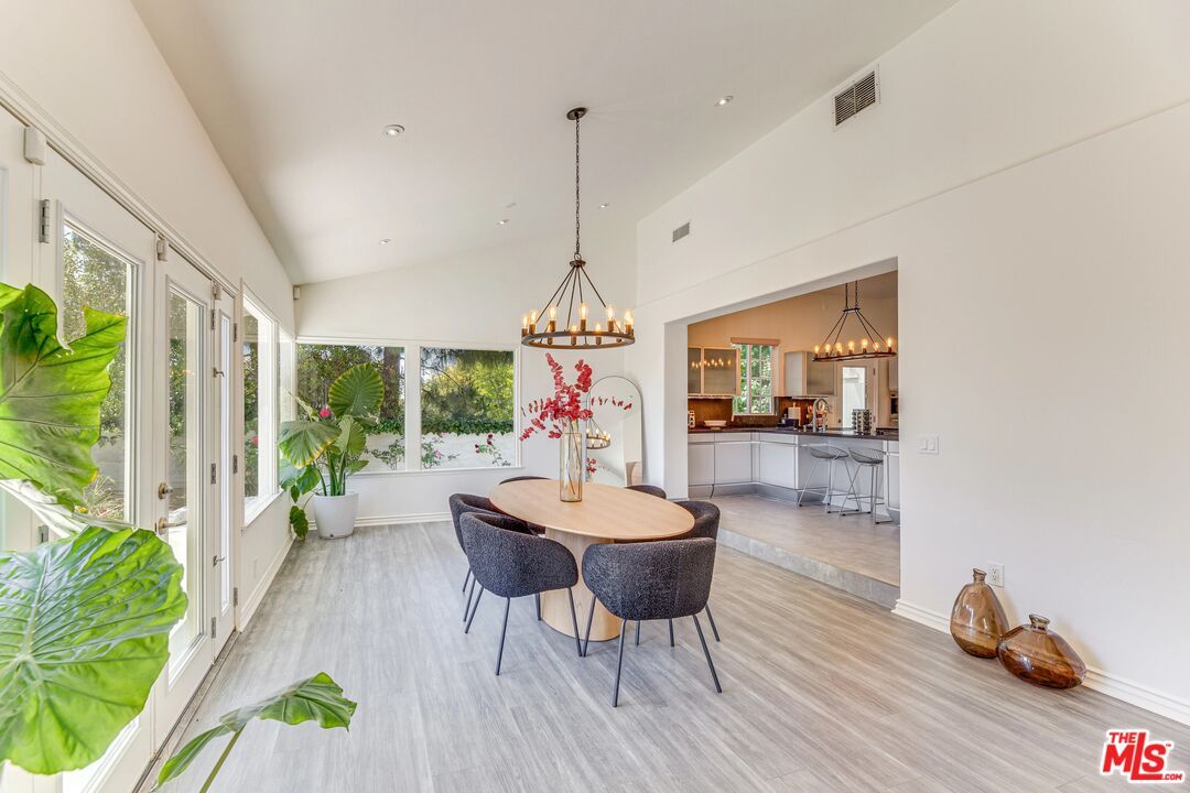 Chandelier, Dining room, Interior, Pendant Lights, Recessed Lighting