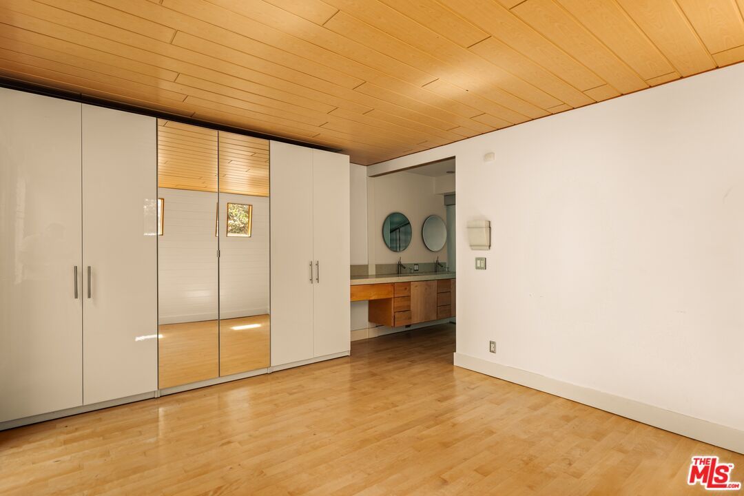 Empty room, Interior, Wooden Ceilings, Wood Texture Flooring