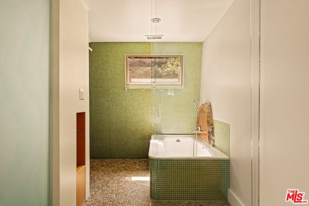 Bathroom, Interior, Pendant Lights