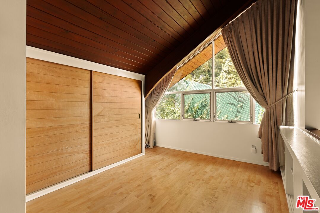 Empty room, Interior, Wooden Ceilings, Wood Texture Flooring, Wooden Walls