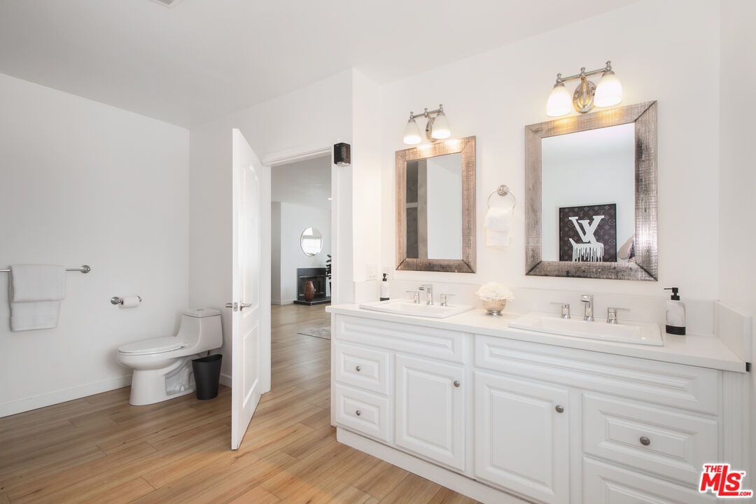 Bathroom, Dual Sink Vanities, Interior, Wood Texture Flooring