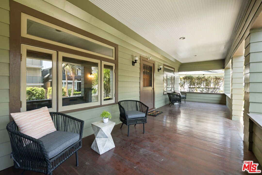 Exterior, Wood Texture Flooring