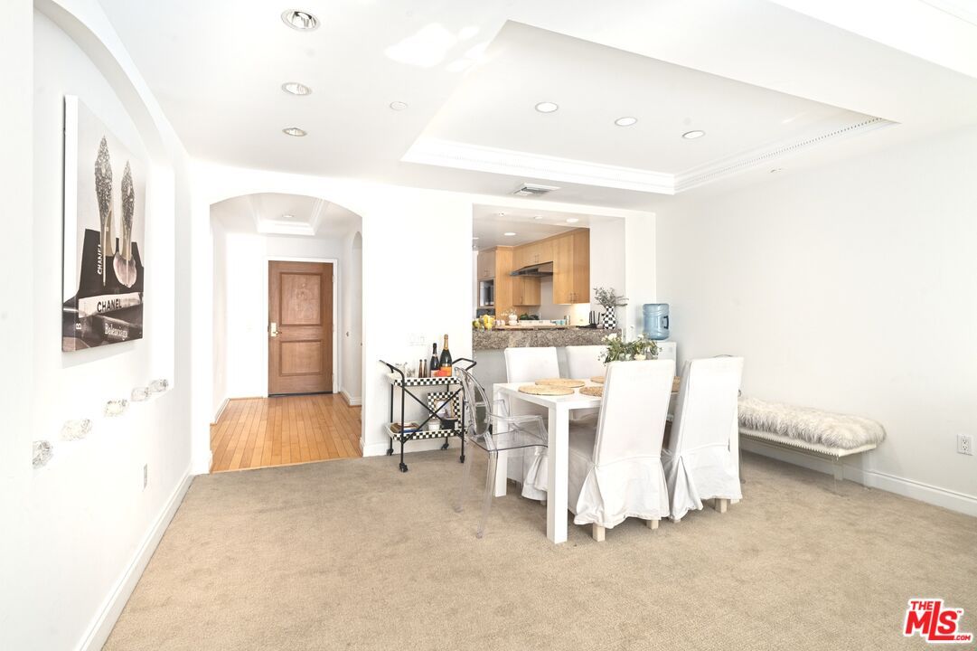Dining room, Interior, Kitchen, Recessed Lighting, Wood Texture Flooring