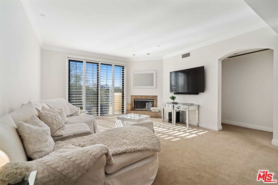 Fireplace, Interior, Living room, Recessed Lighting