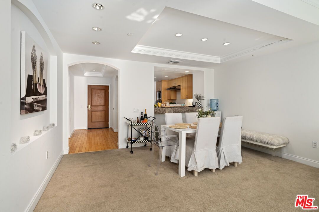 Dining room, Interior, Kitchen, Recessed Lighting, Wood Texture Flooring