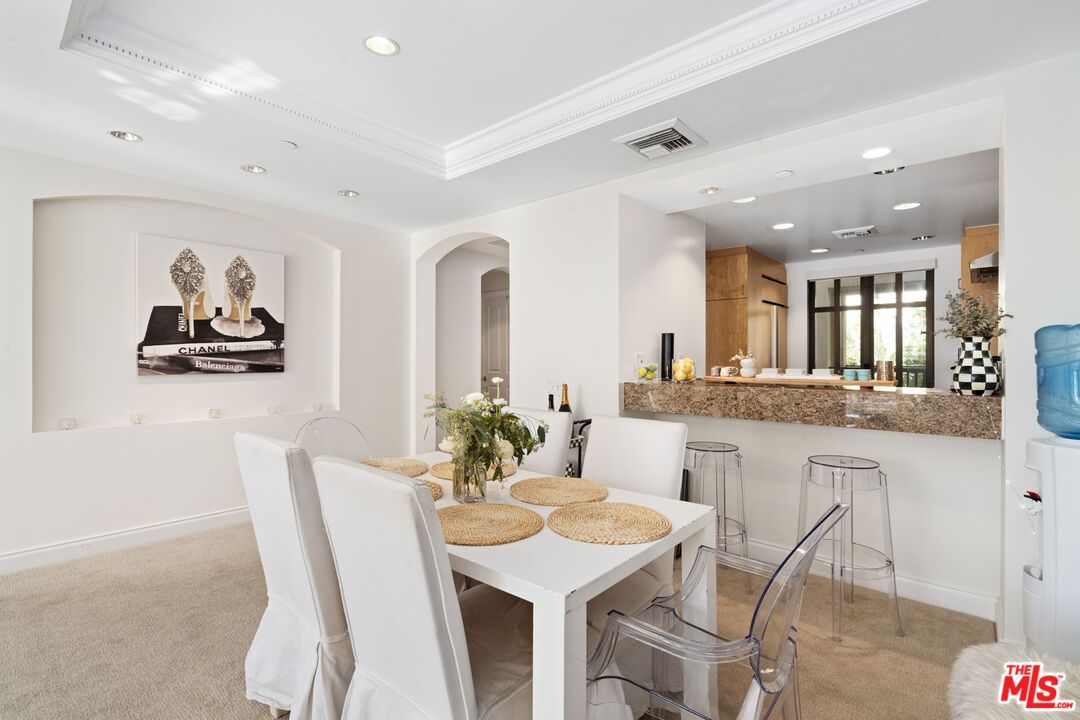 Dining room, Interior, Recessed Lighting