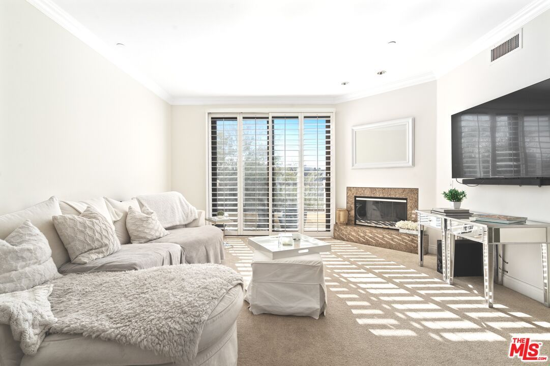 Fireplace, Interior, Living room, Recessed Lighting