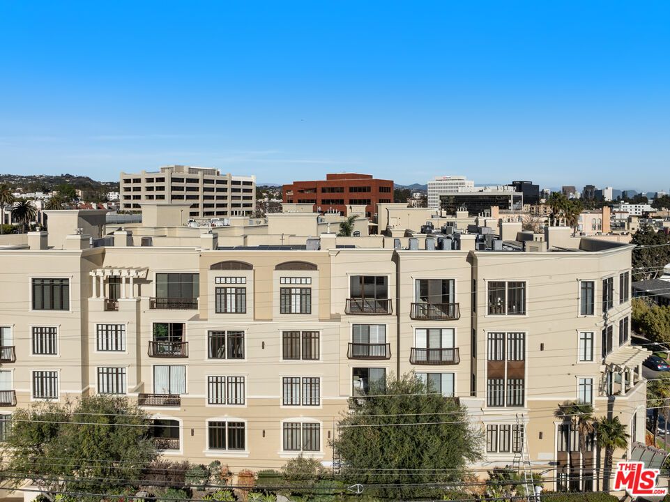Exterior, Facade, Condo Building