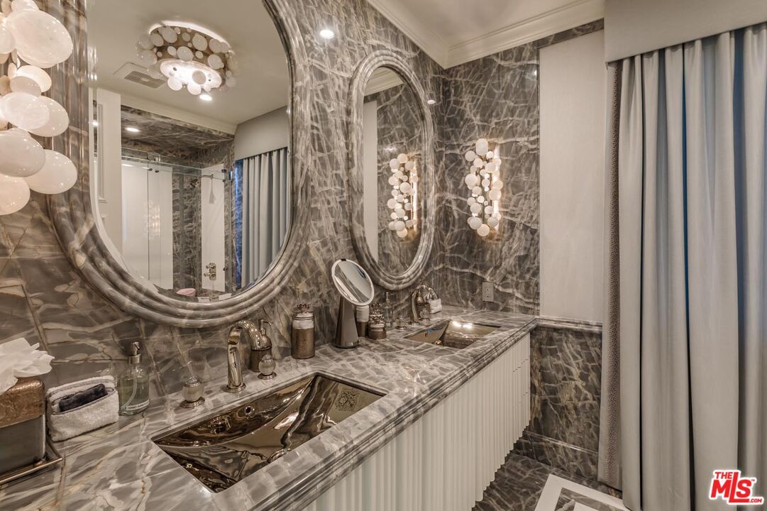 Bathroom, Interior, Marble, Recessed Lighting