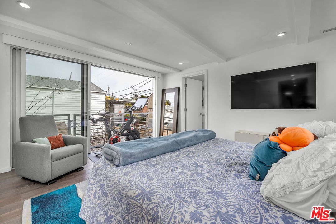 Bedroom, Fitness Equipment, Interior, Recessed Lighting, Wood Texture Flooring