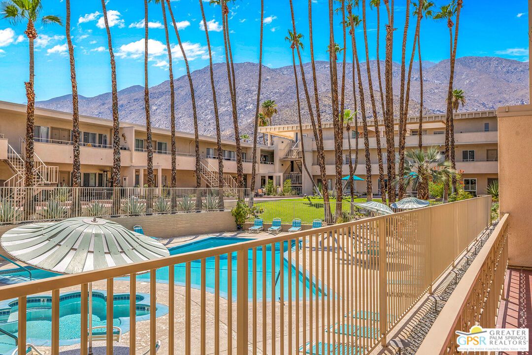 Exterior, Pool, Other