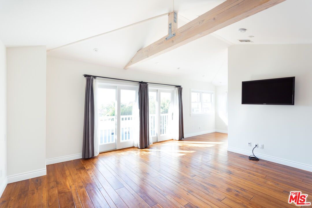 Empty room, Interior, Wooden Beams, Wood Texture Flooring