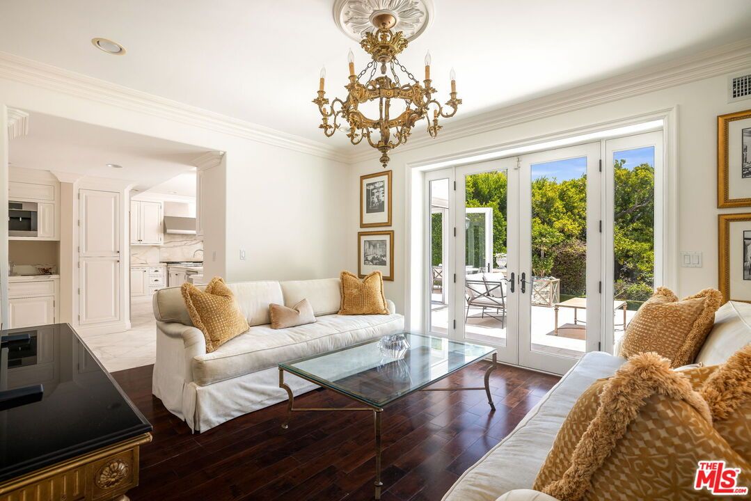 Chandelier, Interior, Living room, Recessed Lighting, Wood Texture Flooring