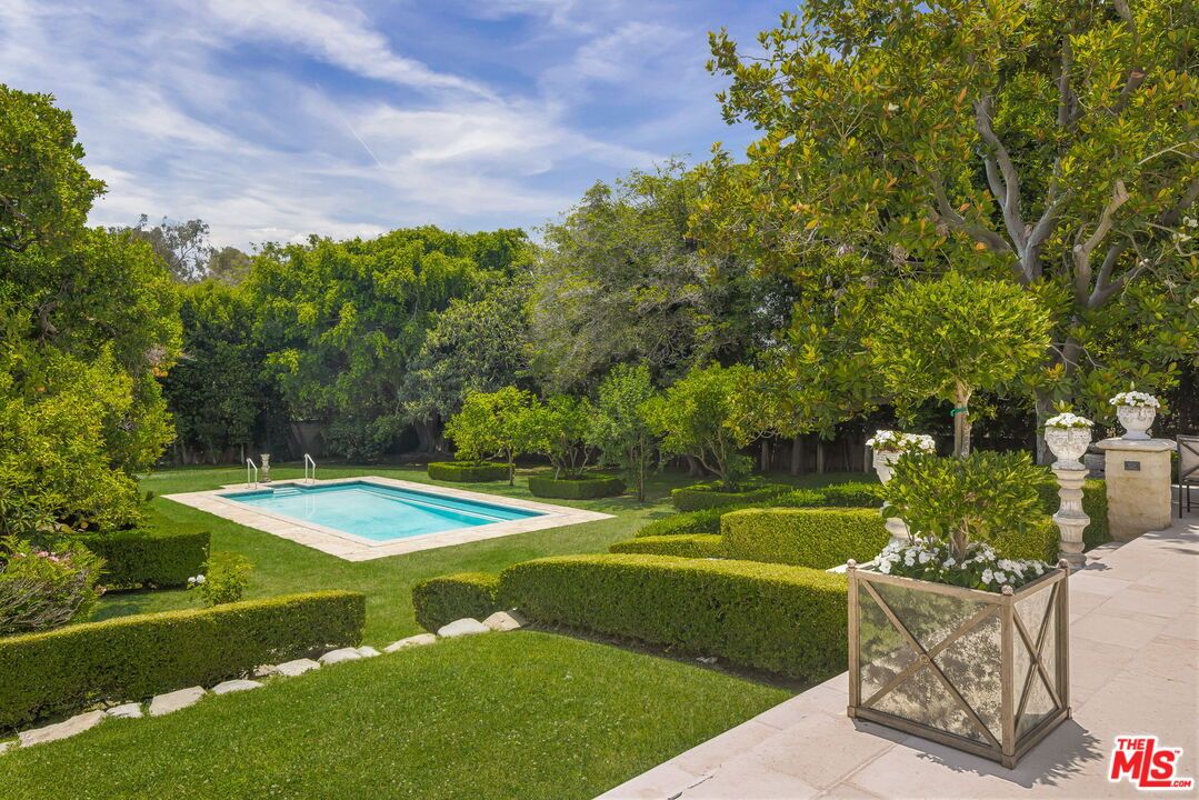 Backyard, Exterior, Pool