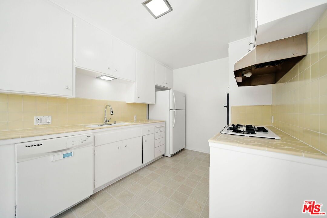 Interior, Kitchen, Tile Countertops