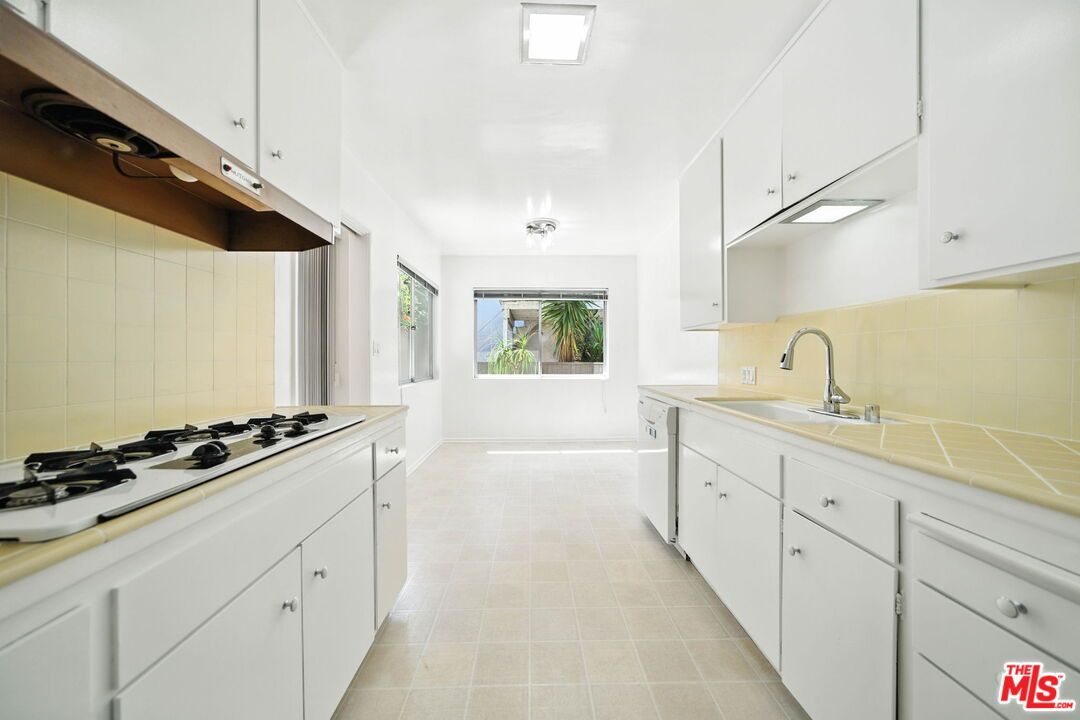 Interior, Kitchen, Tile Countertops