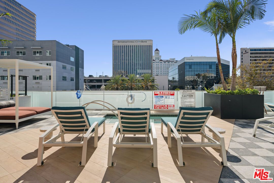 Exterior, Pool, Other