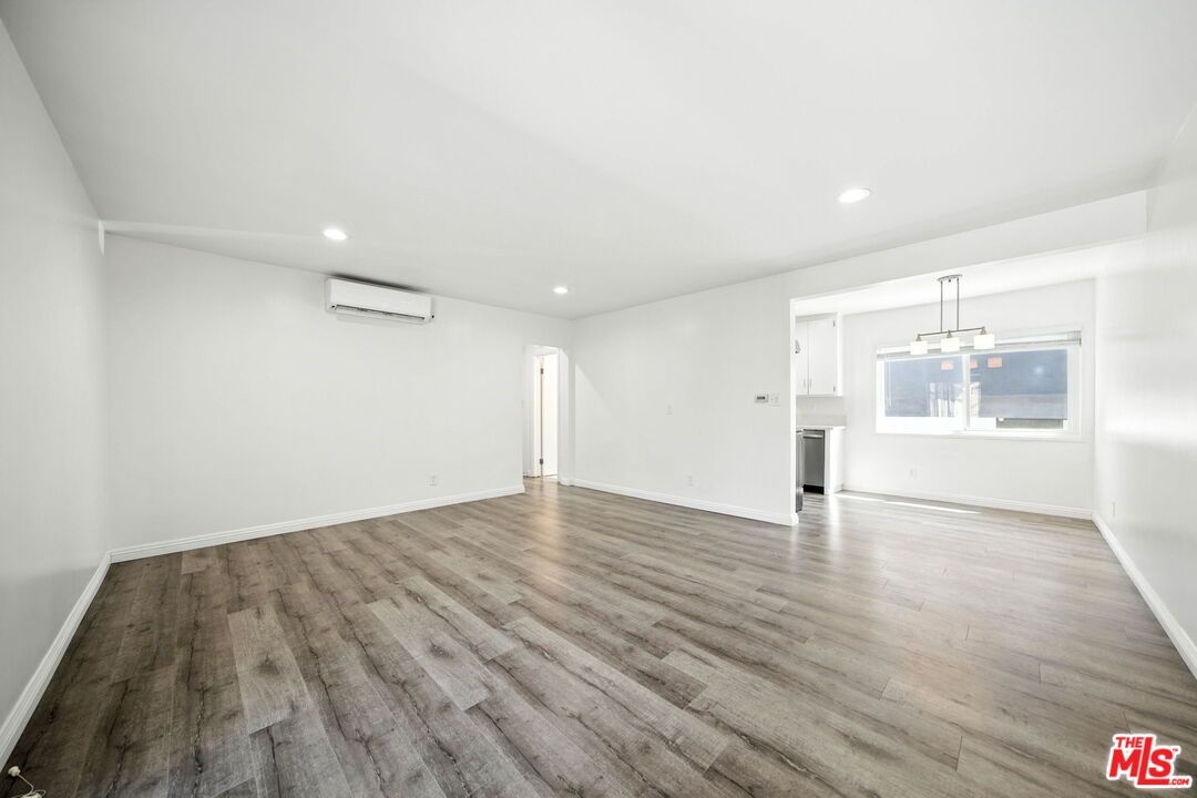 Empty room, Interior, Pendant Lights, Recessed Lighting, Wood Texture Flooring