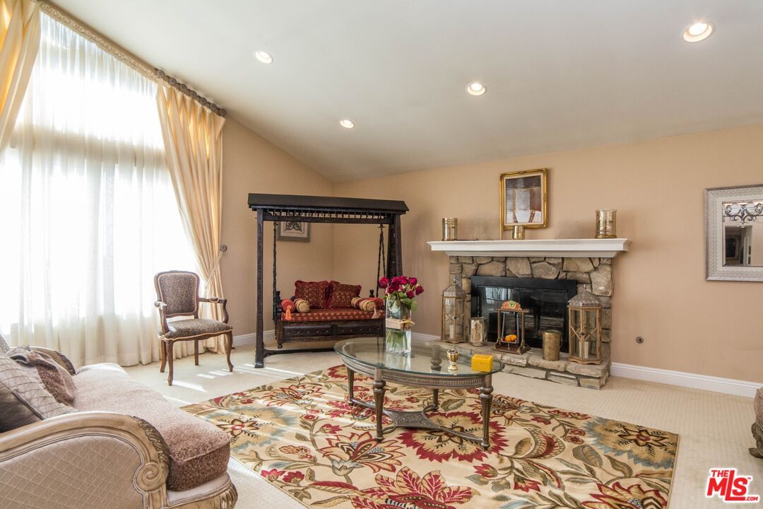 Fireplace, Interior, Living room, Recessed Lighting