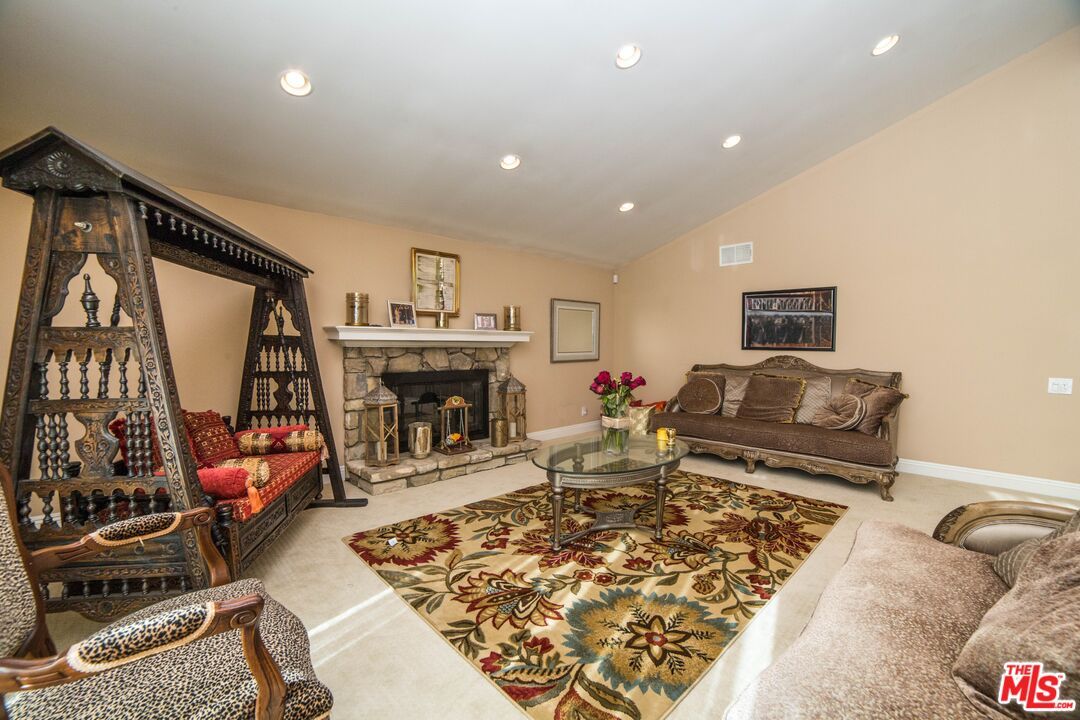 Fireplace, Interior, Living room, Recessed Lighting