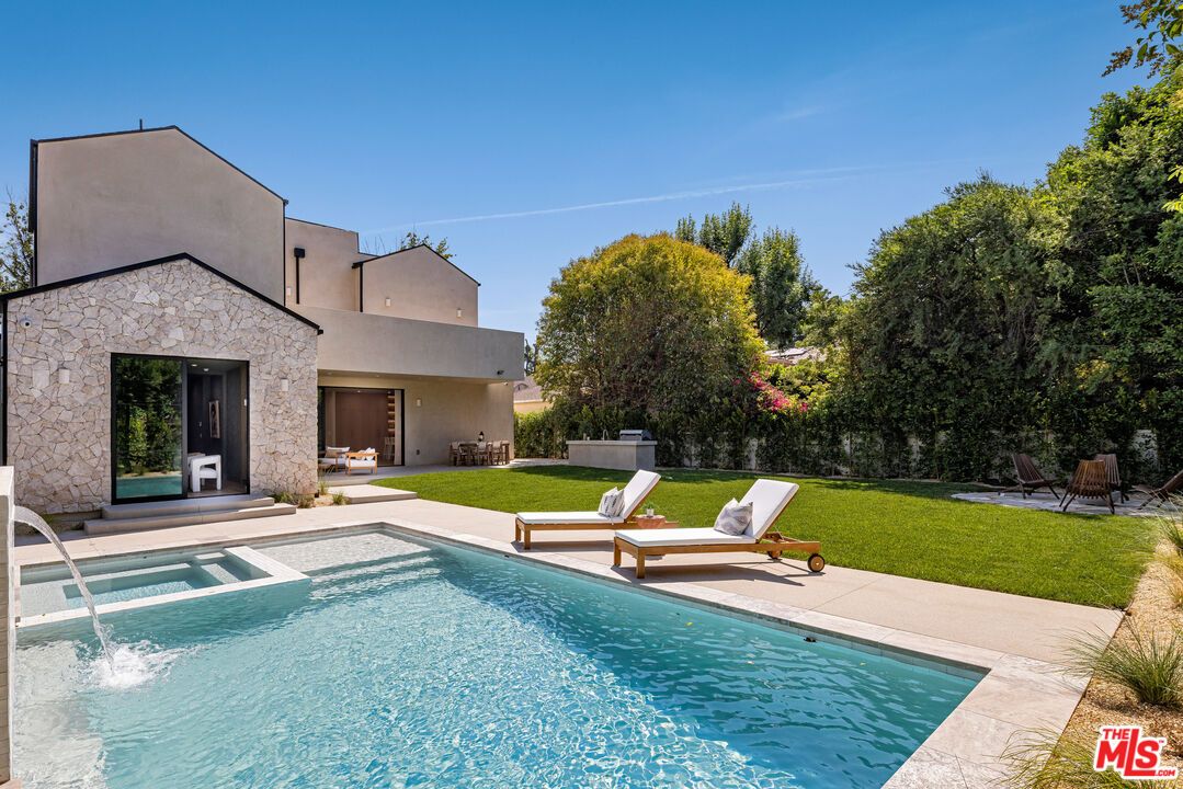 Backyard, Exterior, Pool