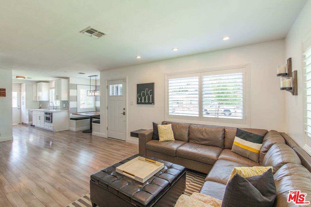 Interior, Kitchen, Living room, Pendant Lights, Recessed Lighting, Wood Texture Flooring