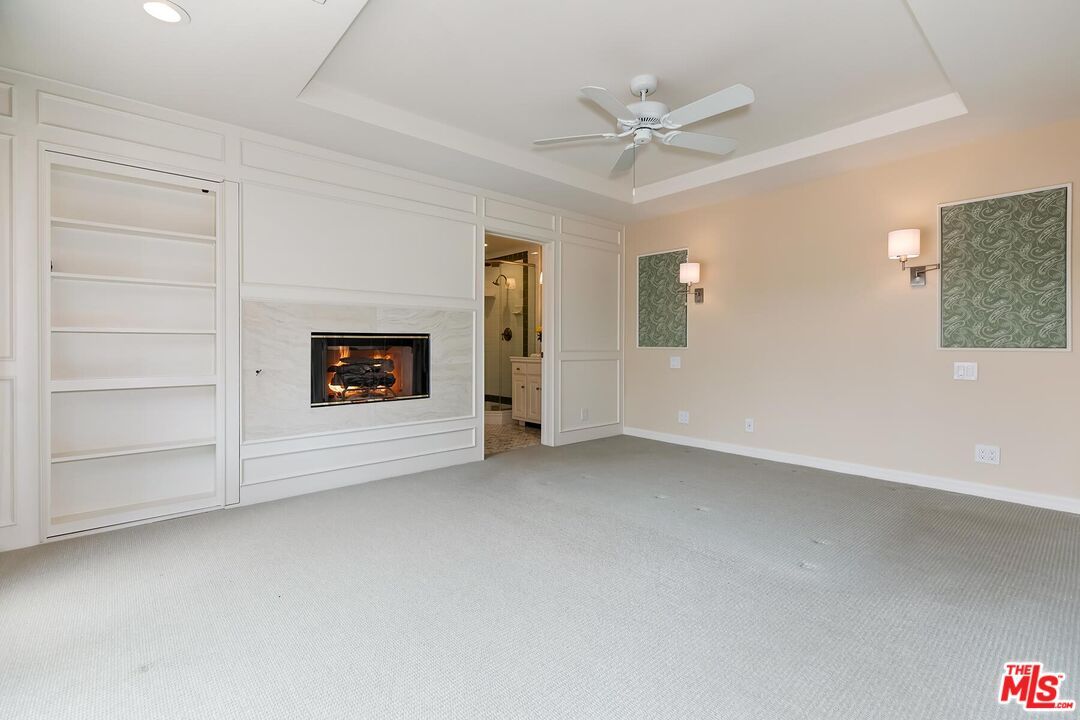 Empty room, Fireplace, Interior, Recessed Lighting
