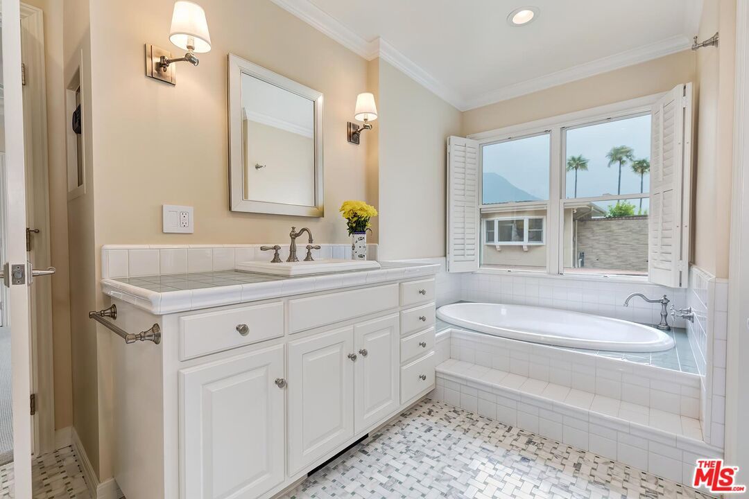 Bathroom, Interior, Recessed Lighting, Tile Countertops