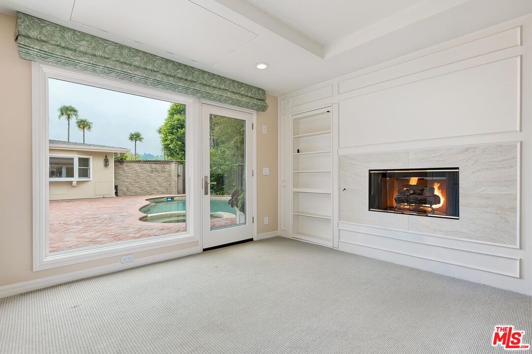 Empty room, Fireplace, Interior, Recessed Lighting