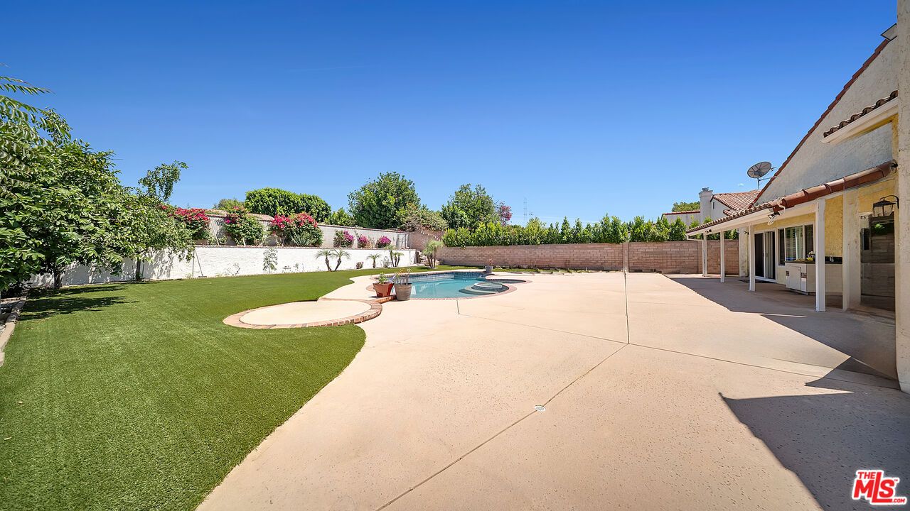 Backyard, Exterior, Pool