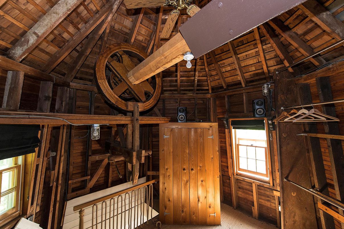 Empty room, Interior, Wooden Beams, Wooden Ceilings, Wooden Walls