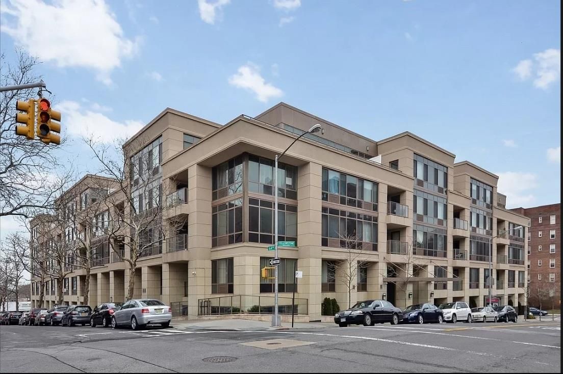 Exterior, Facade, Condo Building