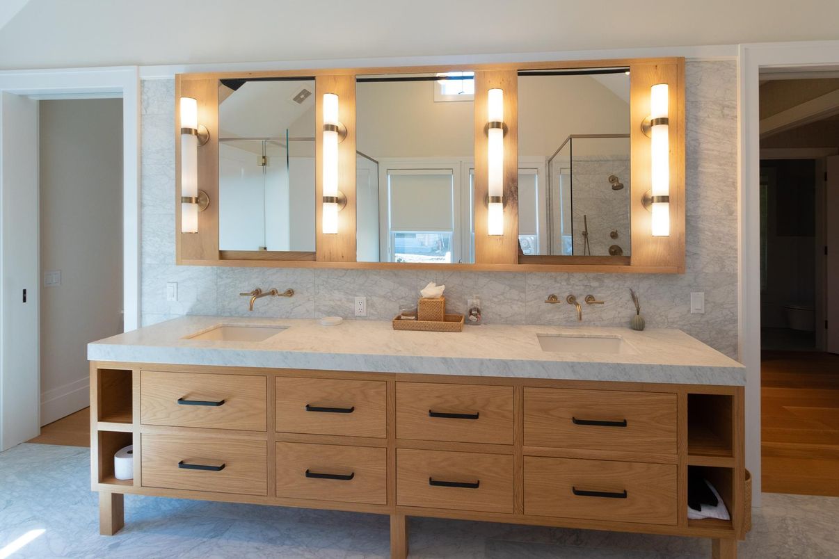 Bathroom, Dual Sink Vanities, Interior