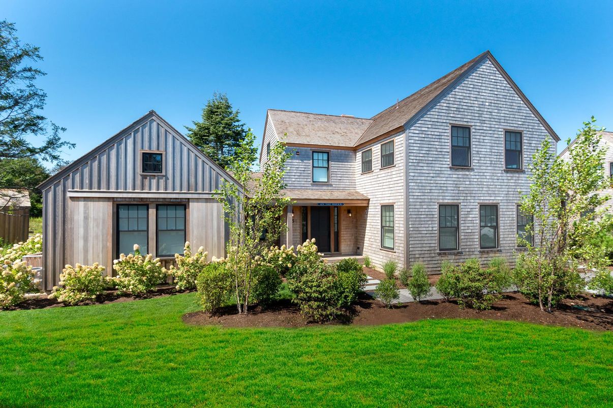 Backyard, Exterior, Facade, Farmhouse