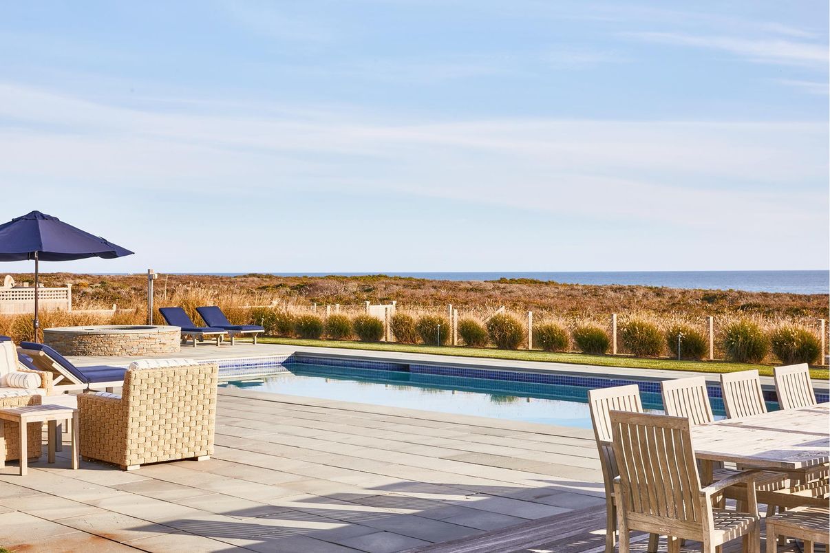Exterior, Pool, Water
