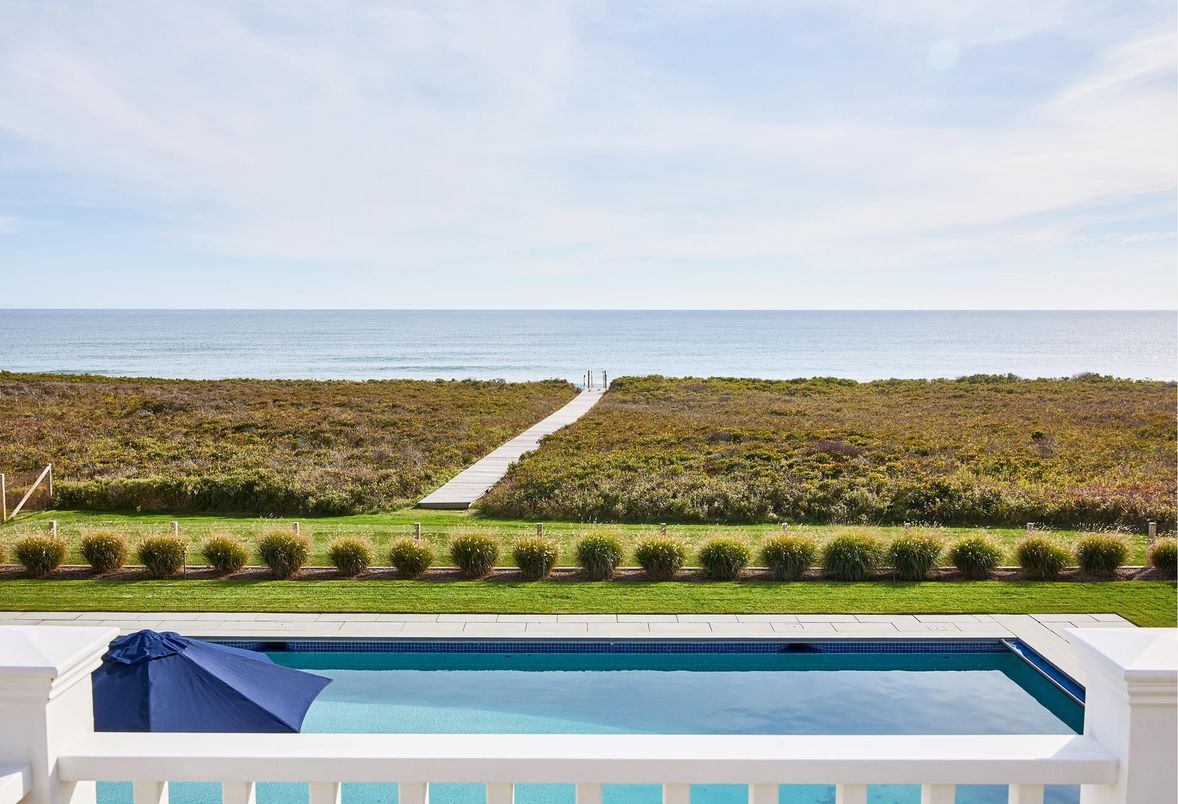 Exterior, Pool, Water