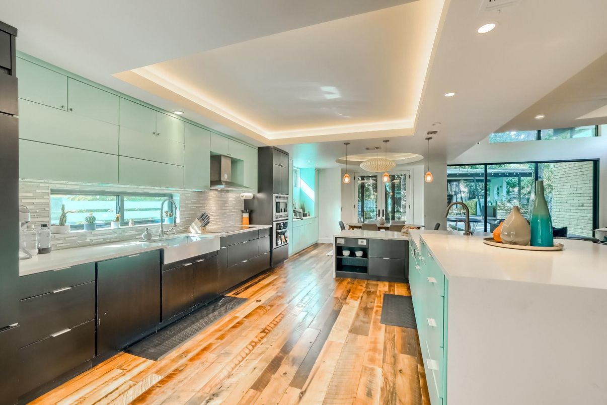 Dining room, Interior, Kitchen, Pendant Lights, Recessed Lighting, Stainless Steel Appliances, Wood Texture Flooring