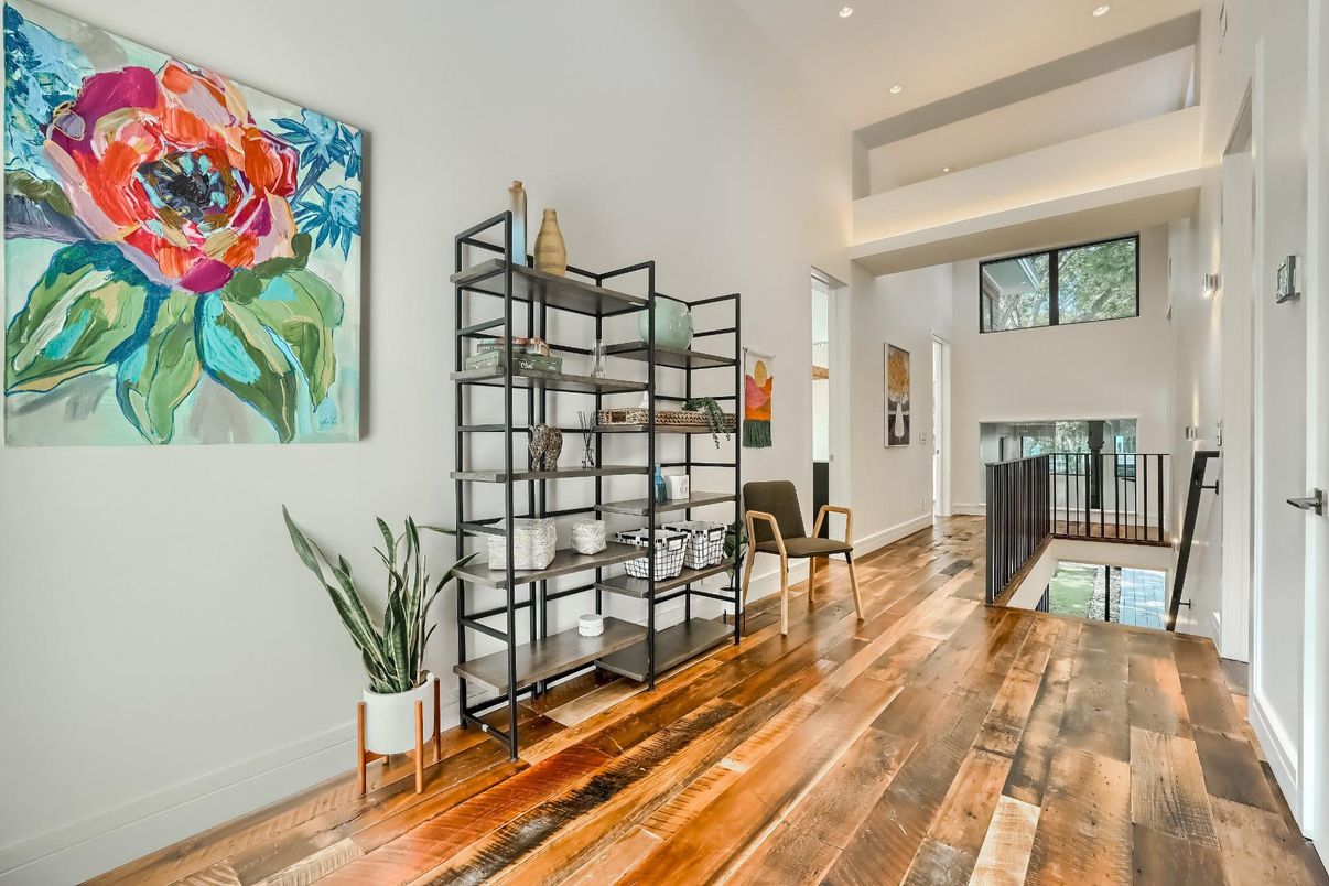 Interior, Recessed Lighting, Wood Texture Flooring