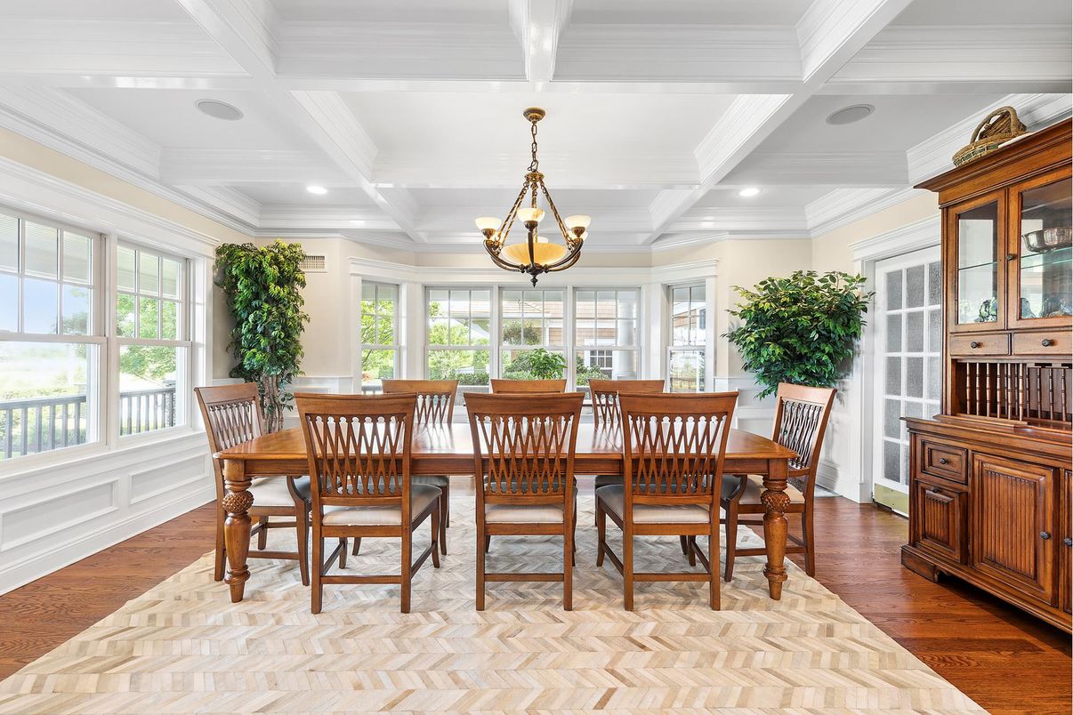Chandelier, Dining room, Interior, Recessed Lighting, Wood Texture Flooring