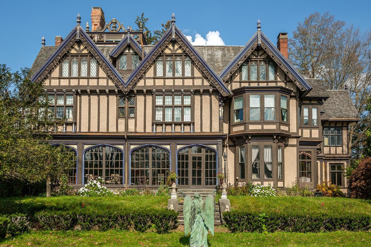 Exterior, Facade, Tudor Revival