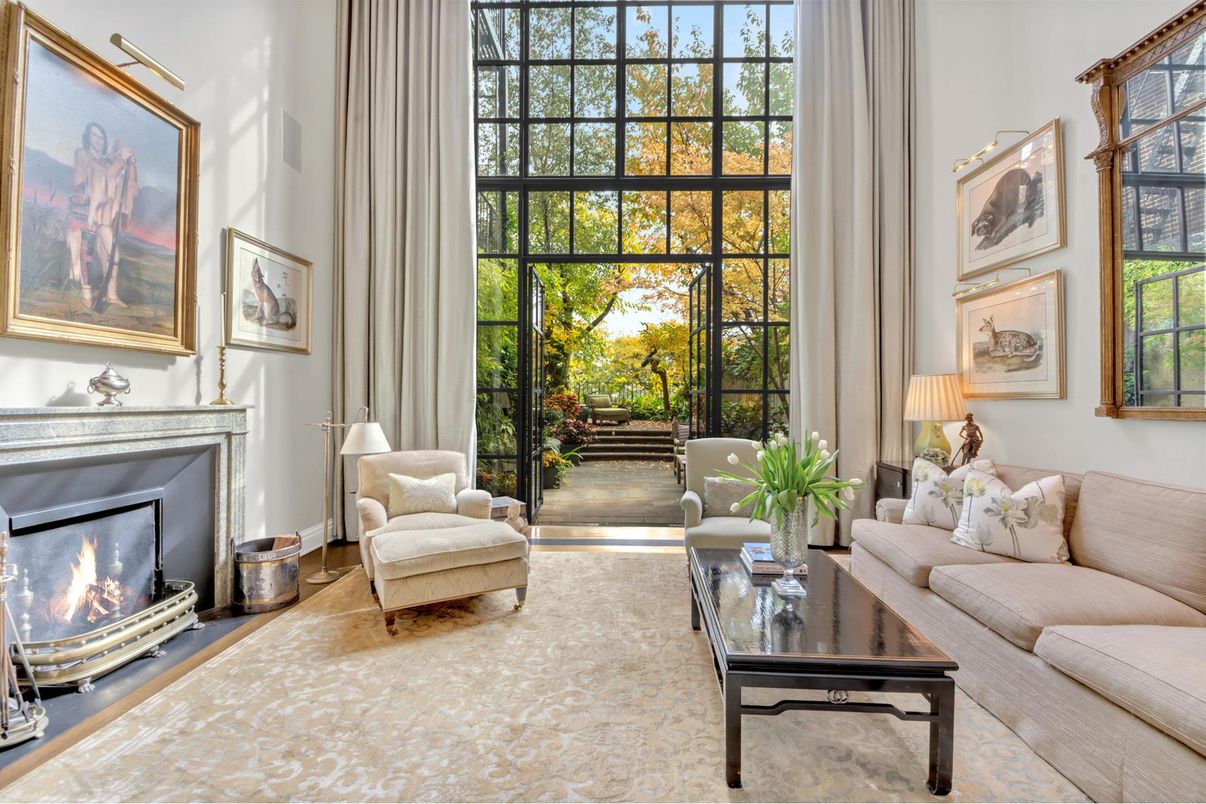 Fireplace, Interior, Living room