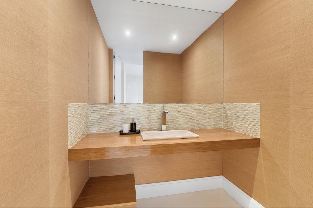 Bathroom, Interior, Recessed Lighting