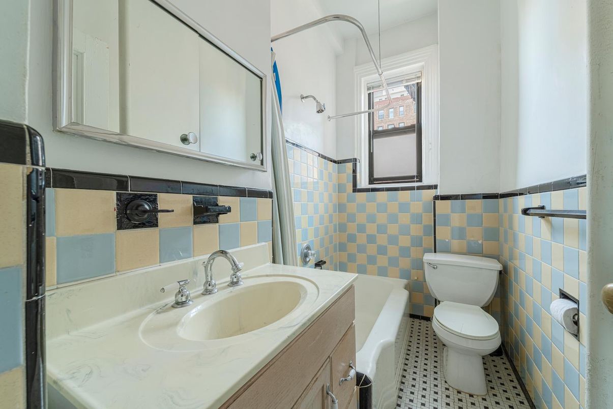 Bathroom, Interior, Pendant Lights