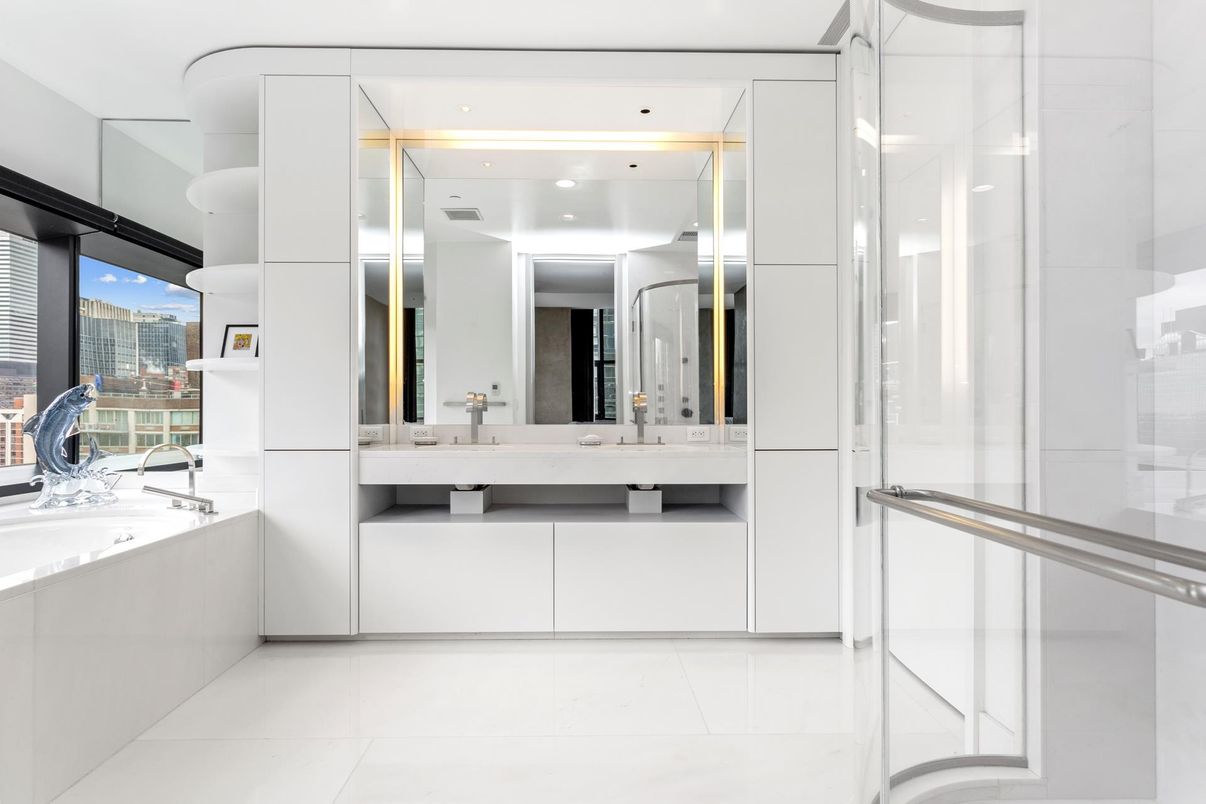 Bathroom, Dual Sink Vanities, Interior, Pendant Lights, Recessed Lighting