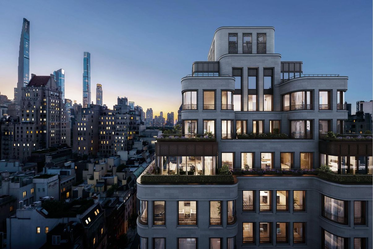 Exterior, Facade, Modern