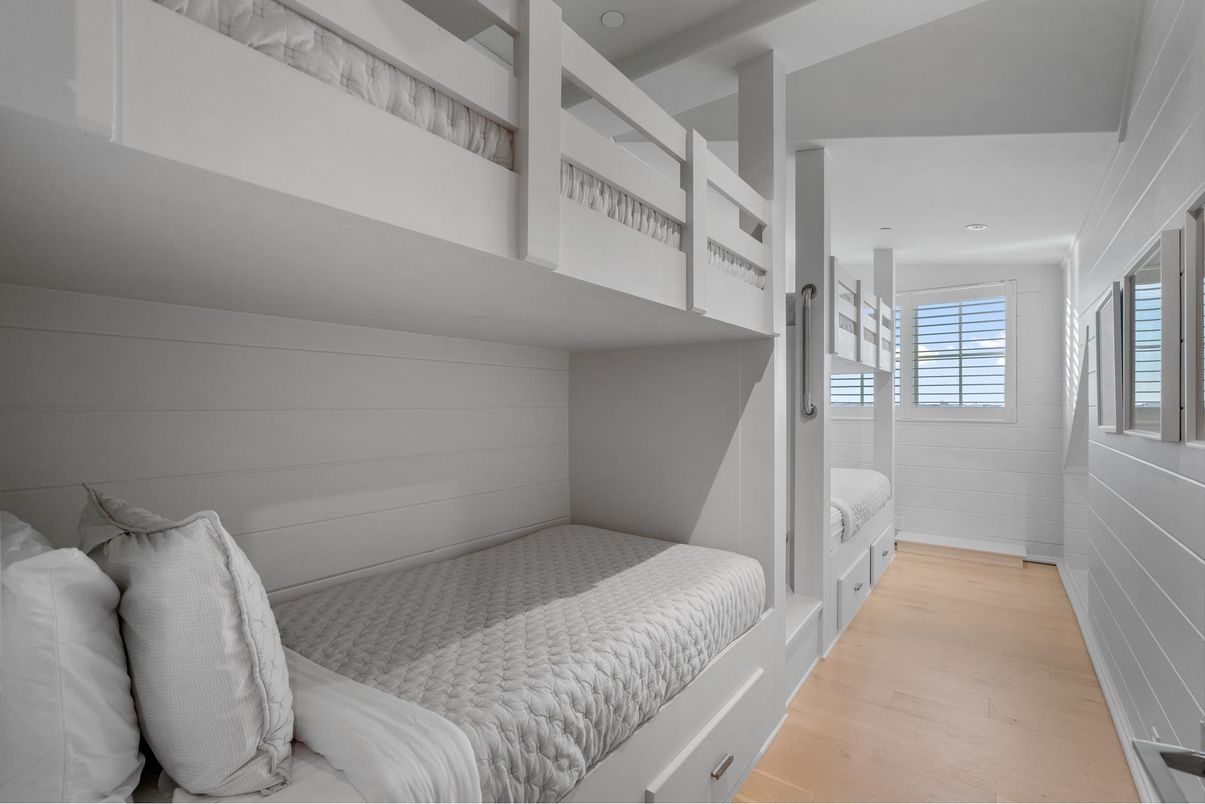 Bedroom, Interior, Pendant Lights, Wood Texture Flooring