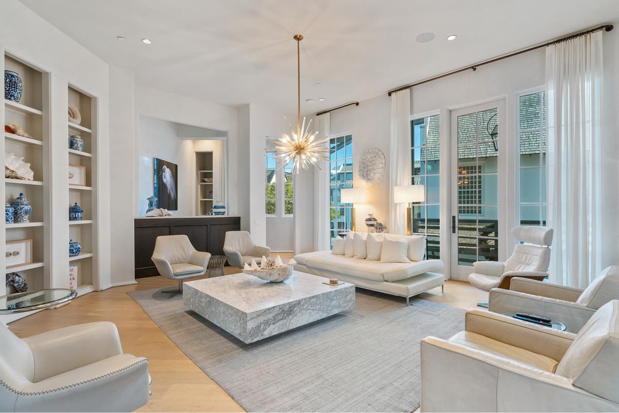 Interior, Living room, Pendant Lights, Recessed Lighting, Wood Texture Flooring